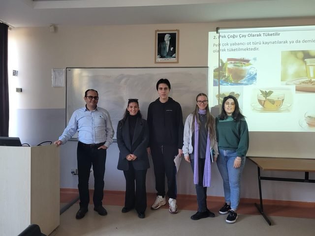 Presentation group in a classroom